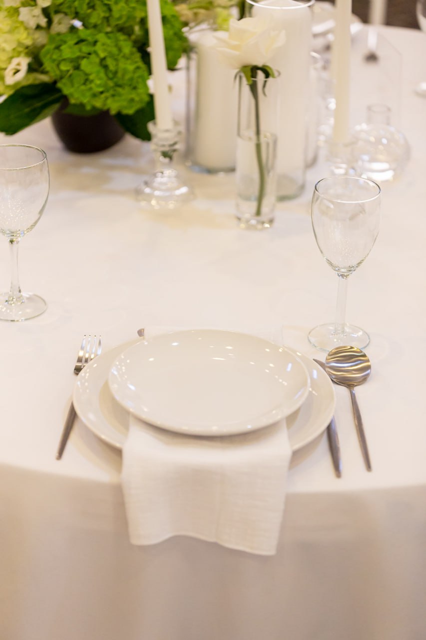 White Linen Napkins.